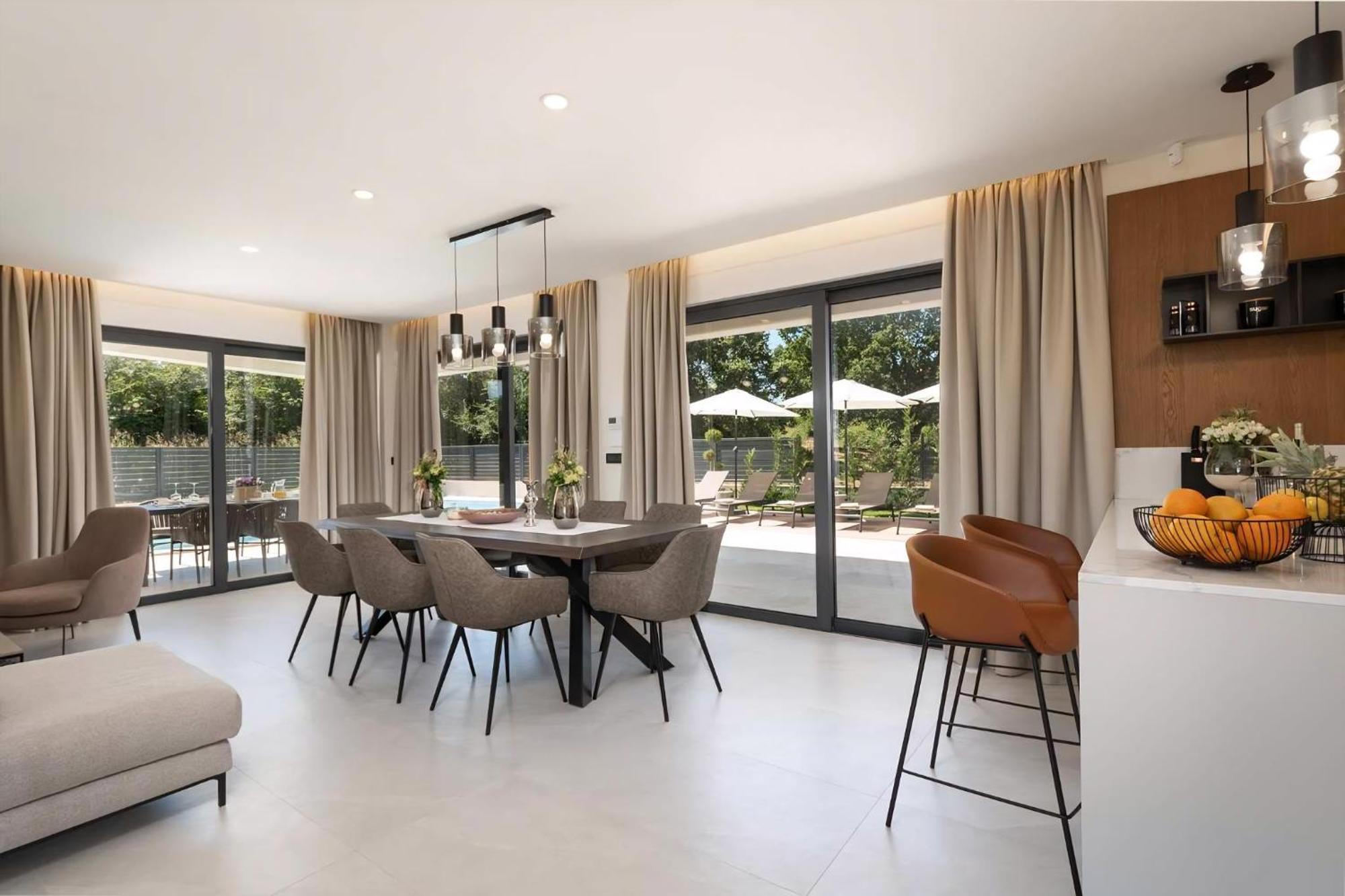 Luxurioese Villa Perla Mit Pool Und Jacuzzi โปเรช ภายนอก รูปภาพ